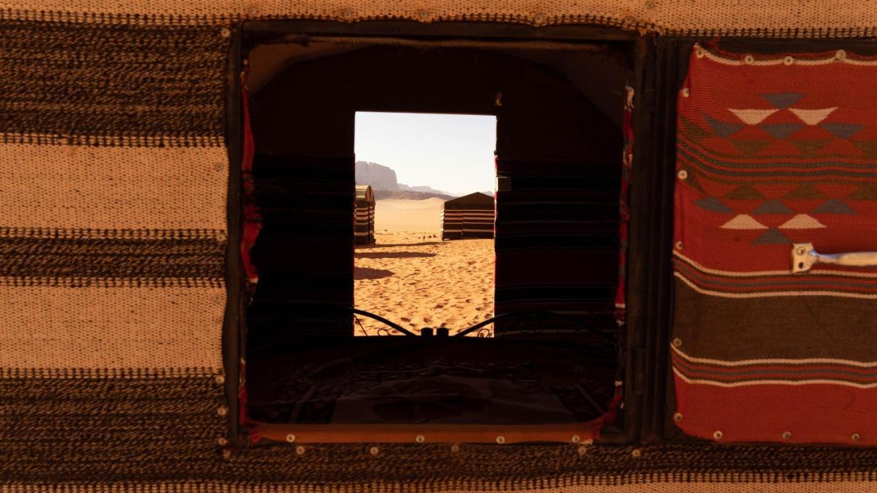 Wadi Rum Meteorite Camp Ngoại thất bức ảnh