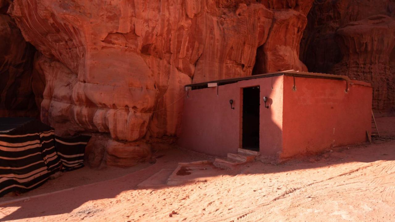 Wadi Rum Meteorite Camp Ngoại thất bức ảnh